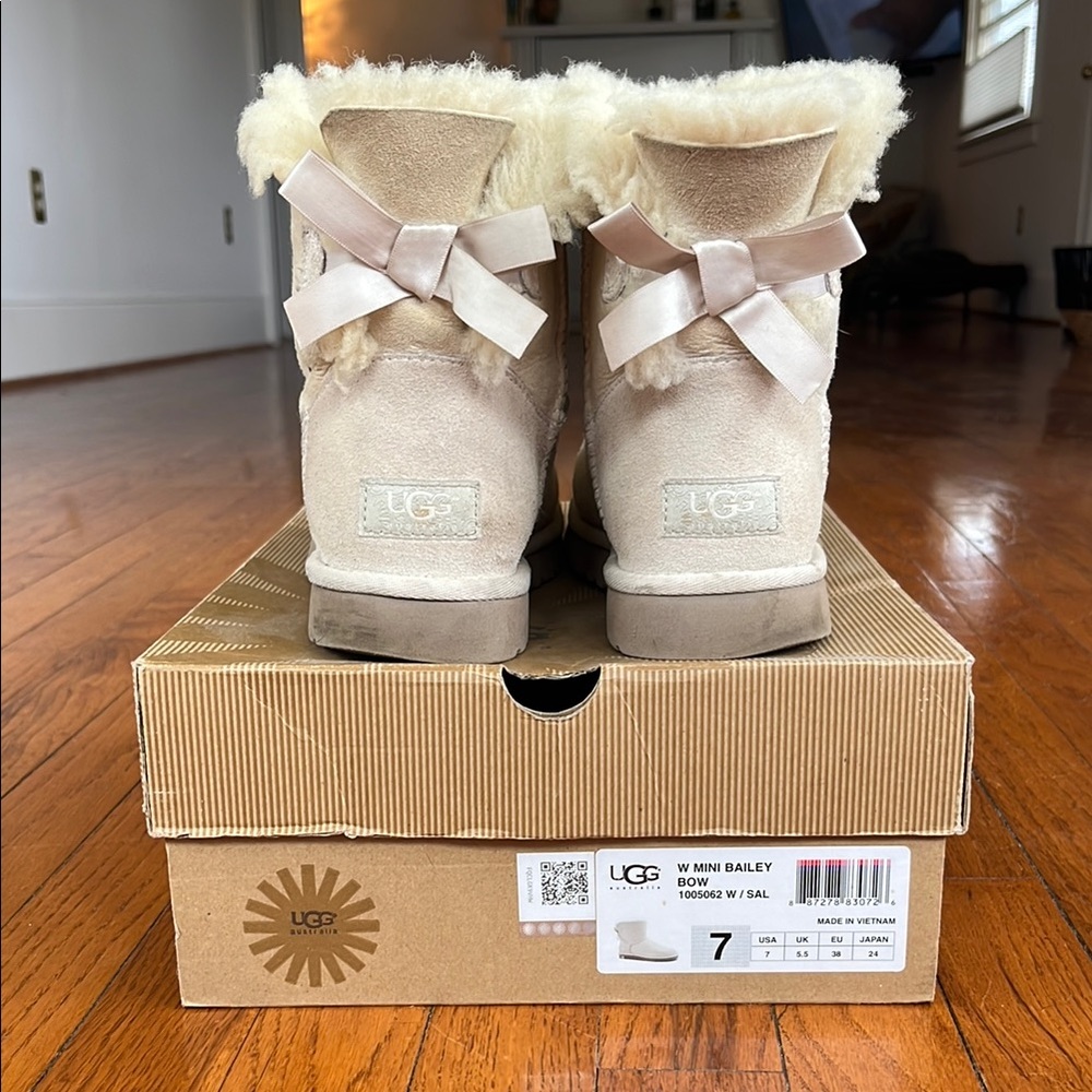 UGG Mini Bailey Bow Boots